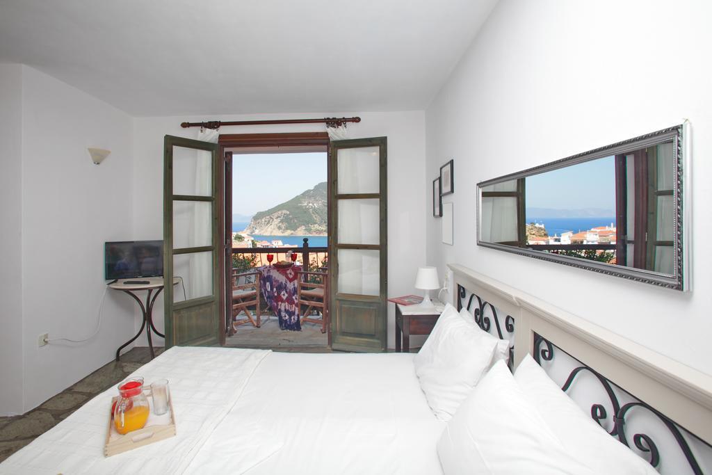 Hotel Aperanto Galazio à Skopelos Extérieur photo